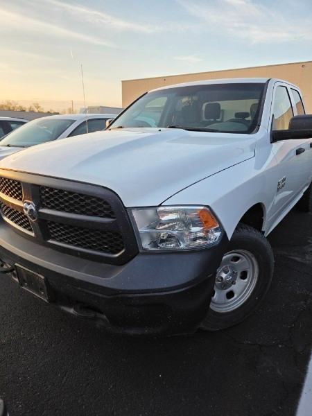 2016 RAM 1500 CREW CAB PICKUP TRUCK 4X4 (WHITE) — photo 1