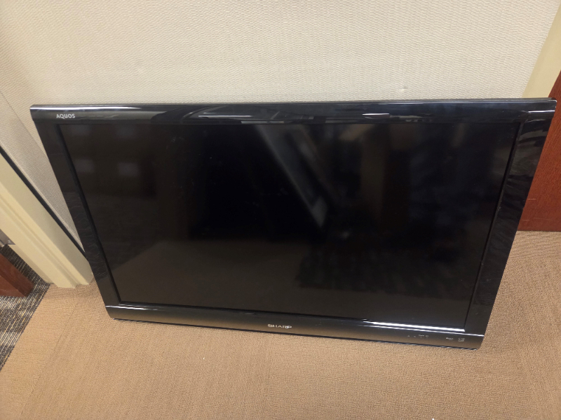 40" Sharp Aquos — photo 1