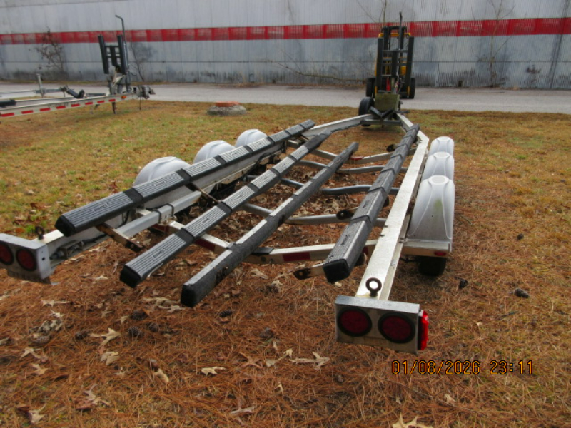 EZ Loader Boat Trailer — photo 1