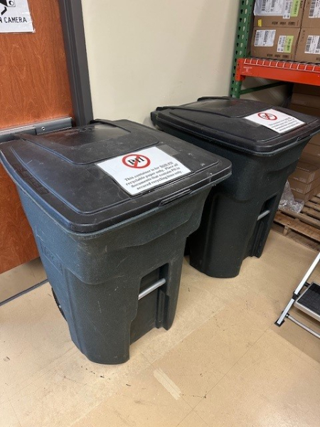 Trash Cans — photo 1