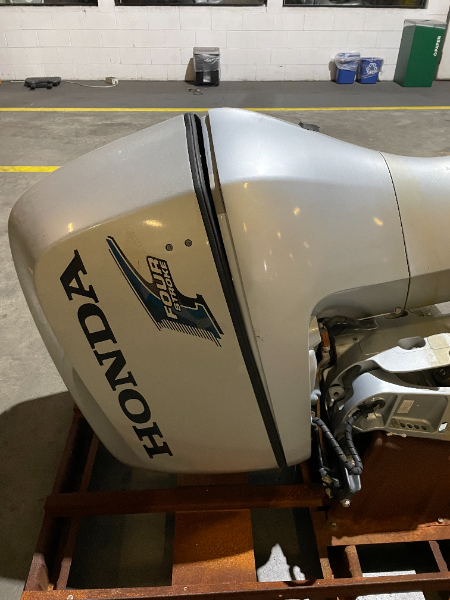 Outboard Motor — photo 1