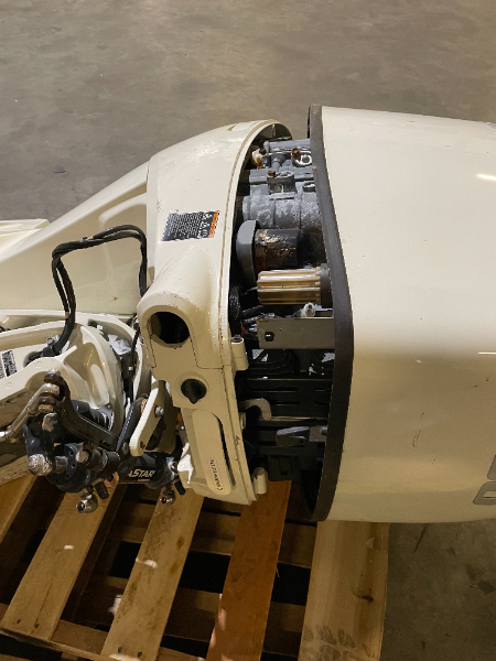 Outboard Motor Dual Prop — photo 1