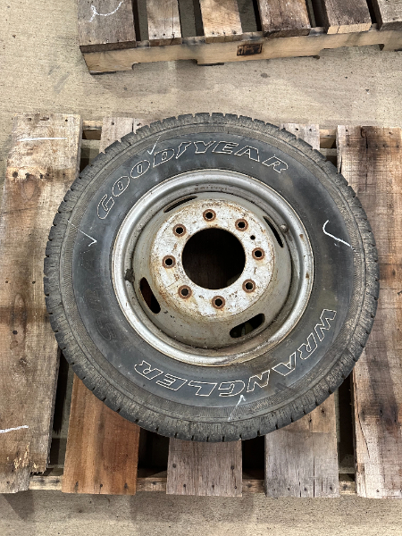 GOODYEAR WRANGLER TIRE ON DUALLY RIM — photo 1