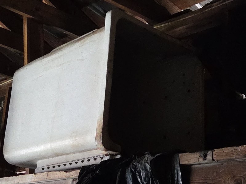BUCKET TRUCK BUCKET - SALVAGE