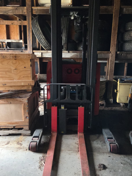 RAYMOND FORKLIFT - SALVAGE