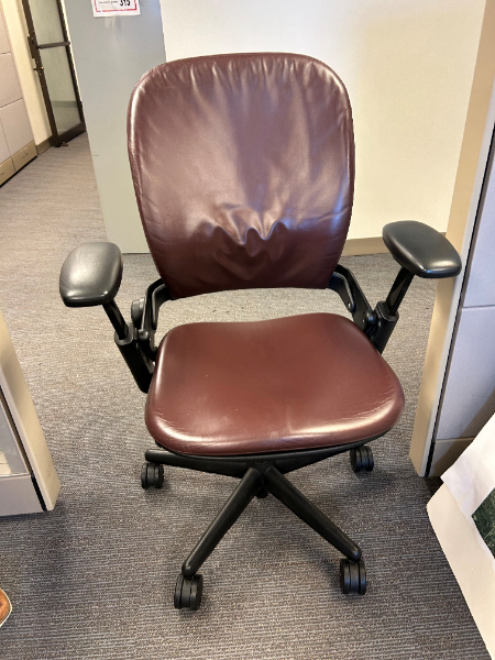 VINYL OFFICE CHAIR - photo 1