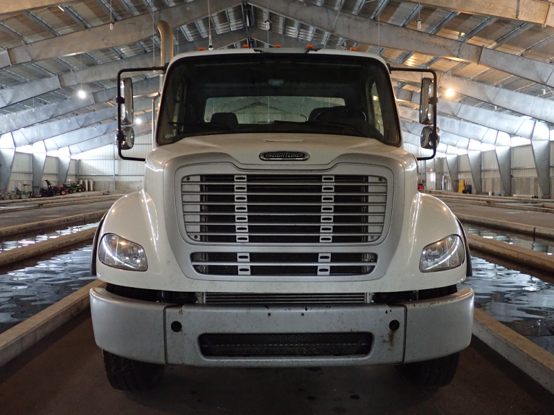 2008 Freightliner M2