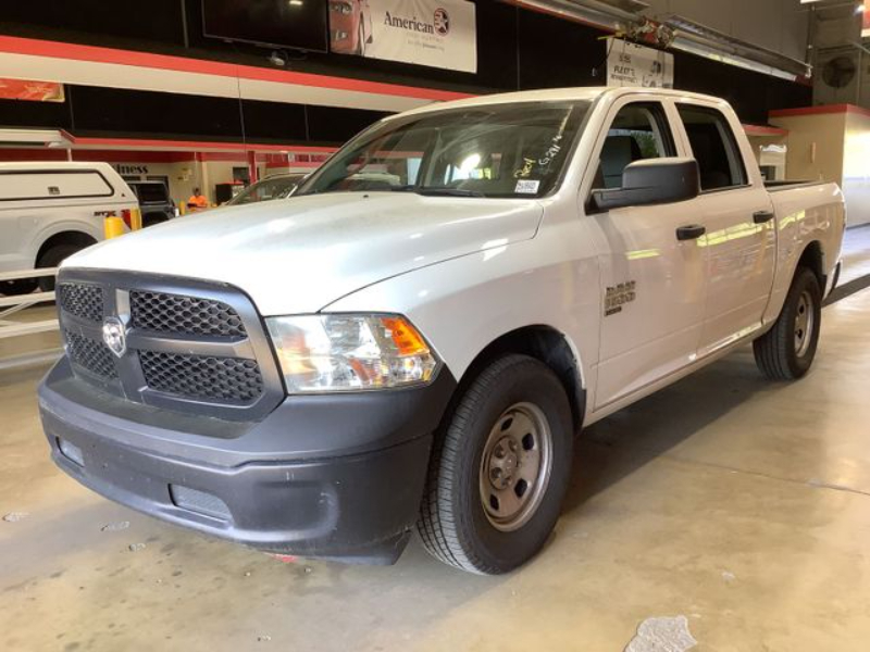 2021 RAM 1500 CLASSIC CREW CAB TIRE WARNING LIGHT ON — photo 1