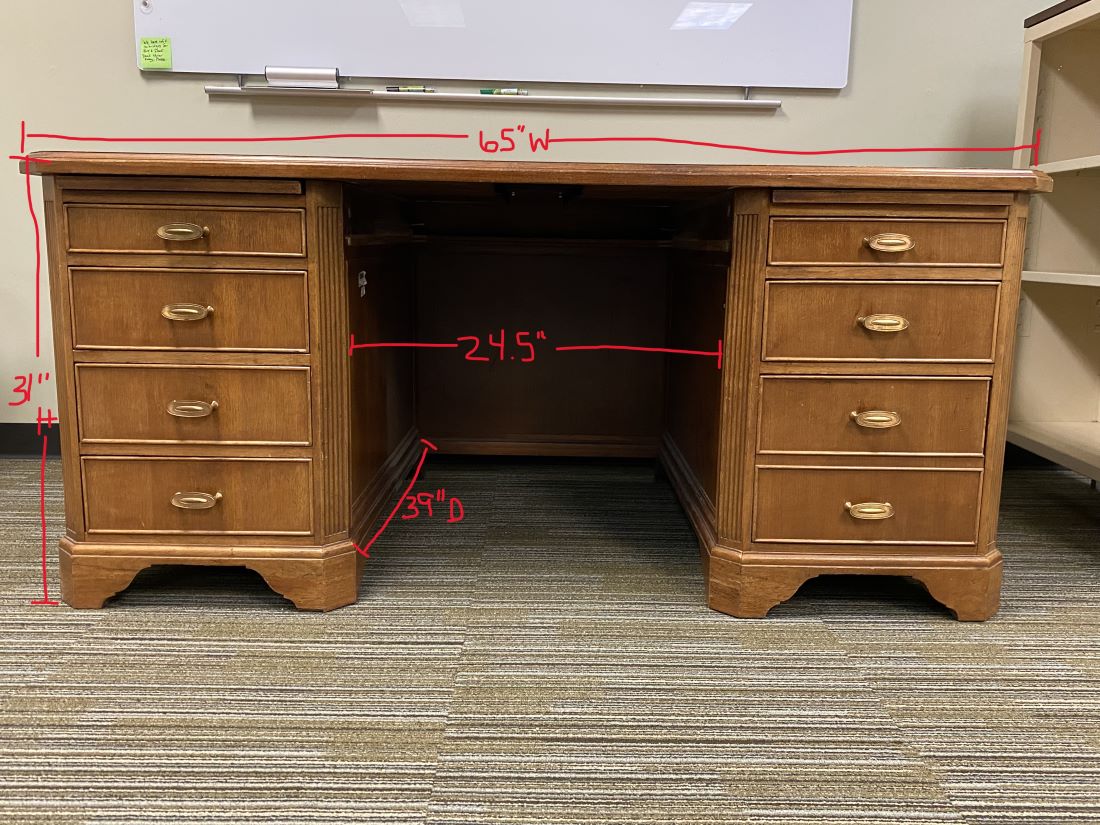 Executive Wooden Desk — photo 1