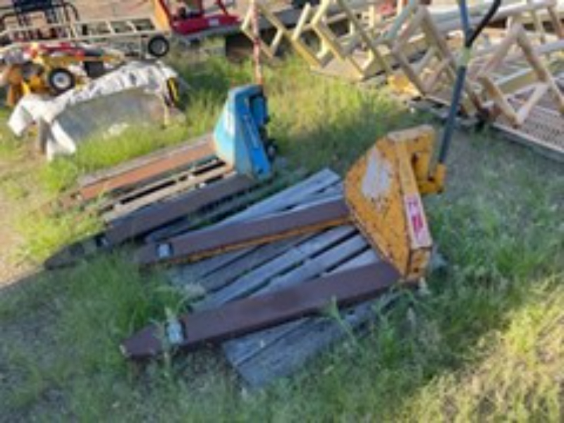 Pallet Jacks — photo 1