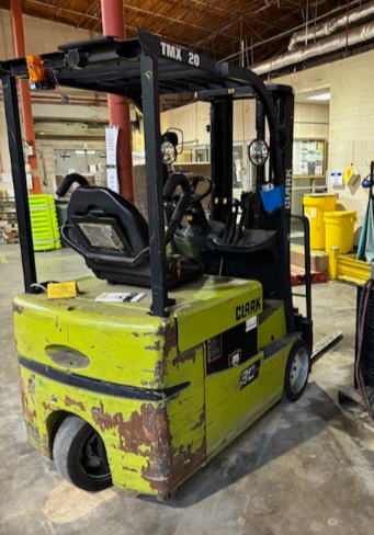 1987 Clark Forklift — photo 1