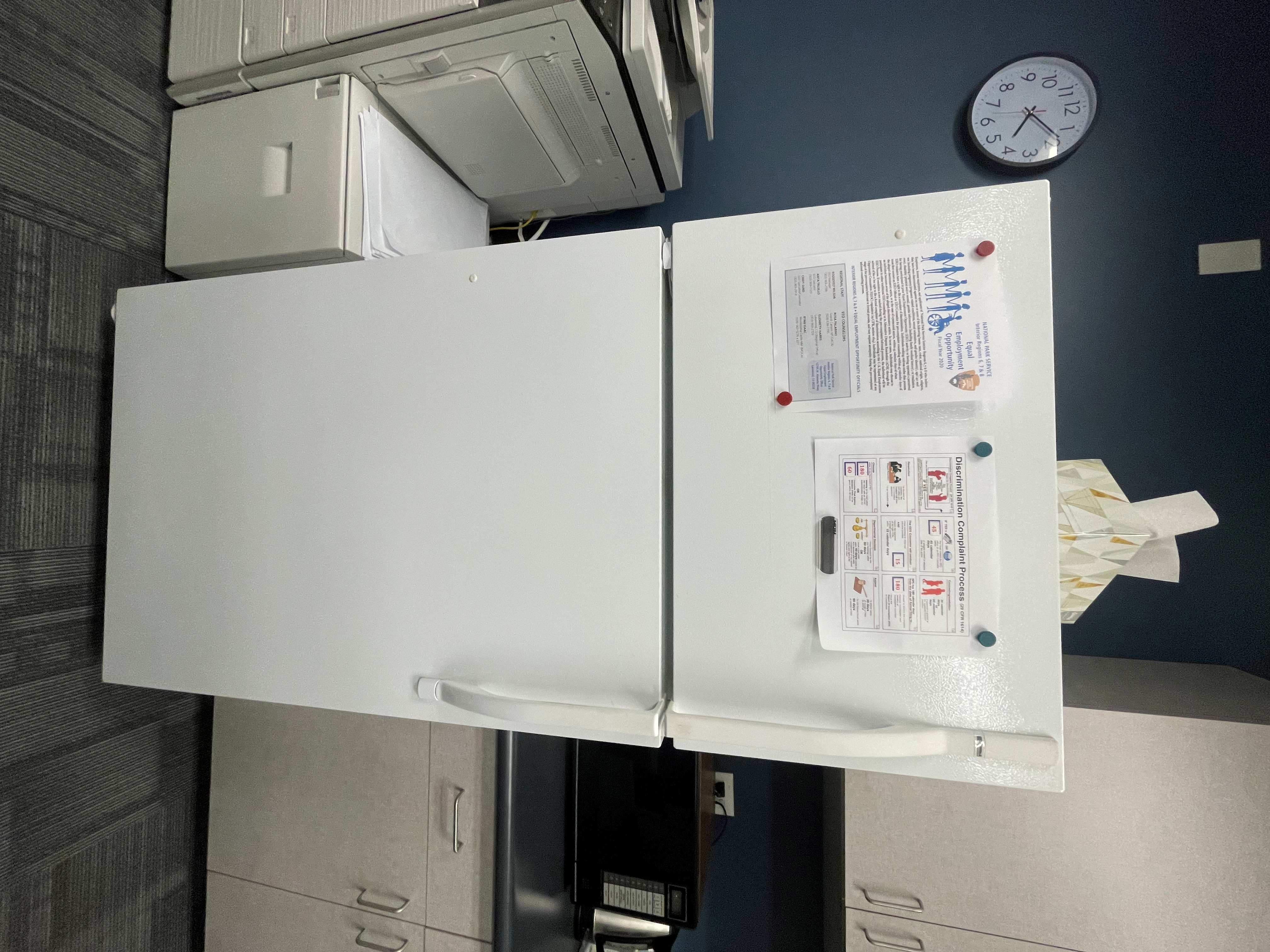 Refrigerator & Microwave — photo 1