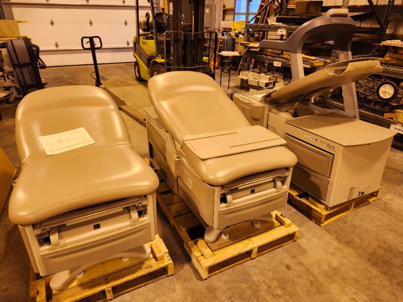 Brewer Motorized Exam Tables — photo 1