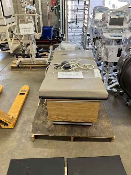 Hausmann Exam Table — photo 1