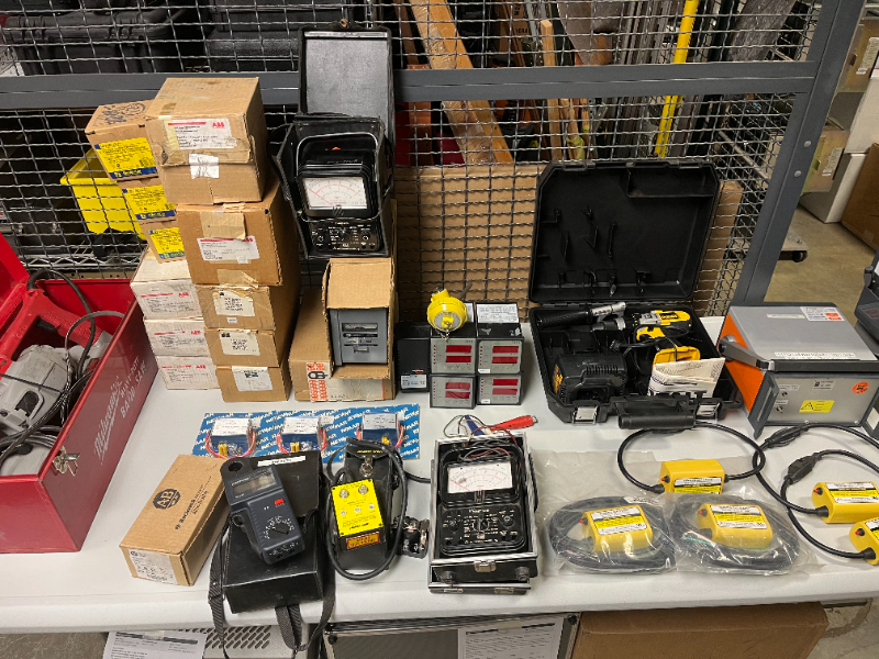 MISC ELECTRONIC TEST EQUIPMENT — photo 1