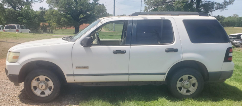 2005 Ford Explorer SUV.