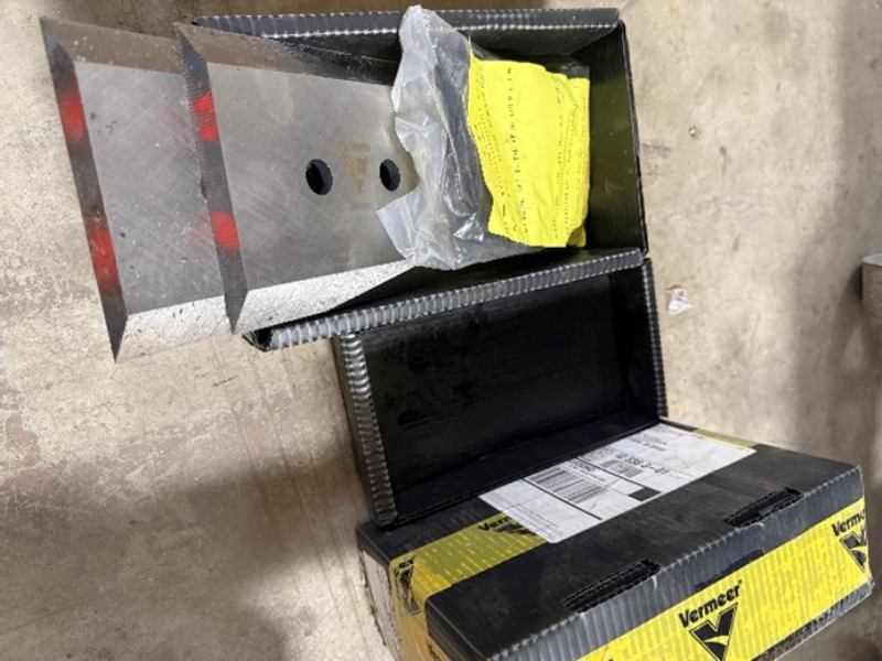 Vermeer Wood Chipper Replacement Blade Kit — photo 1