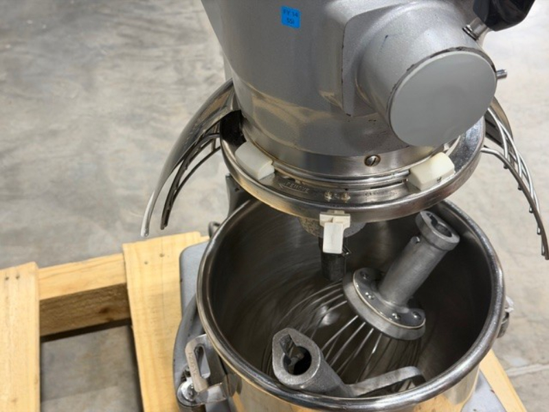 HOBART TABLETOP MIXER — photo 1