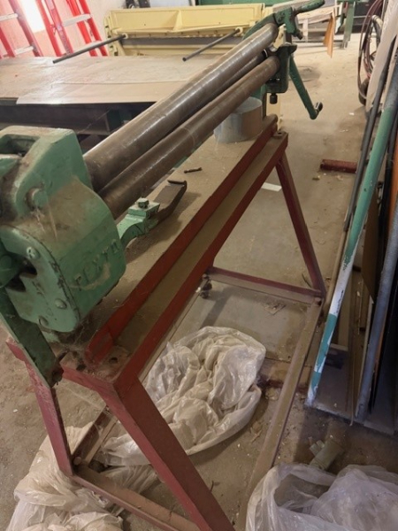 MANUAL SHEET METAL FORMING MACHINE — photo 1