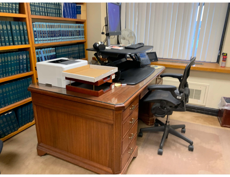 Assorted Desks (8 EA)