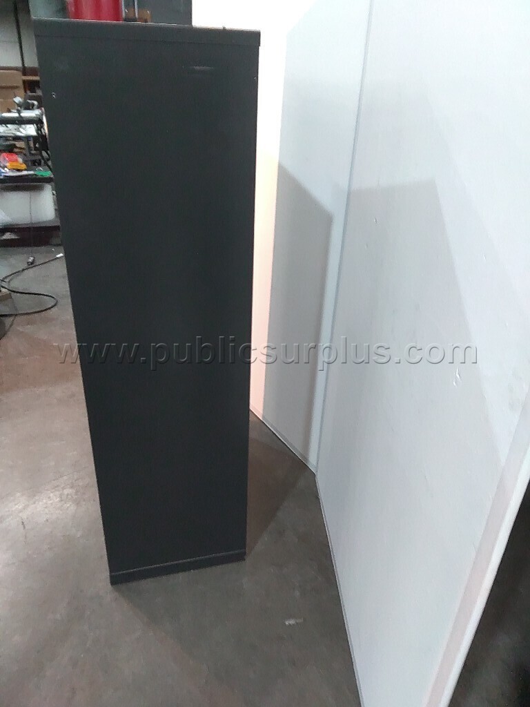 Metal file cabinet - photo 4