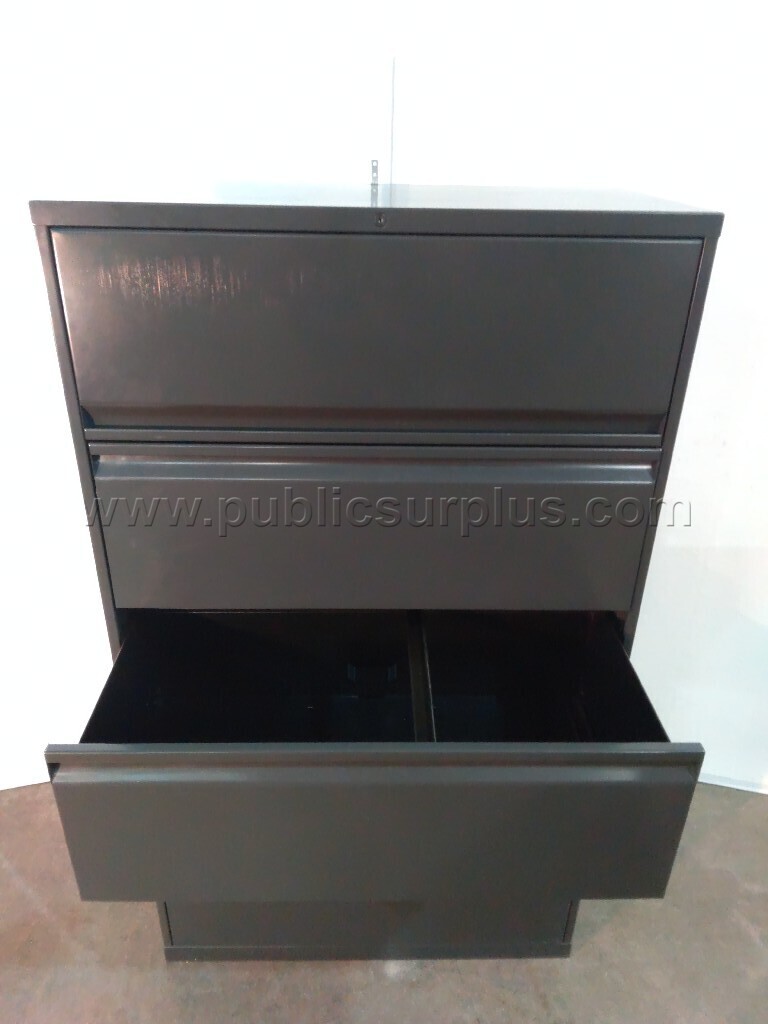 Metal file cabinet - photo 2