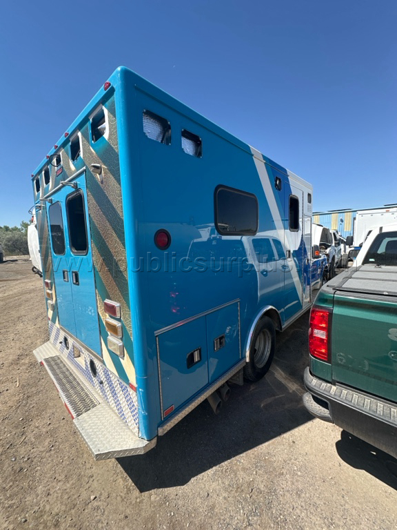 2008 Ford F-350 Super Duty Ambulance - photo 3