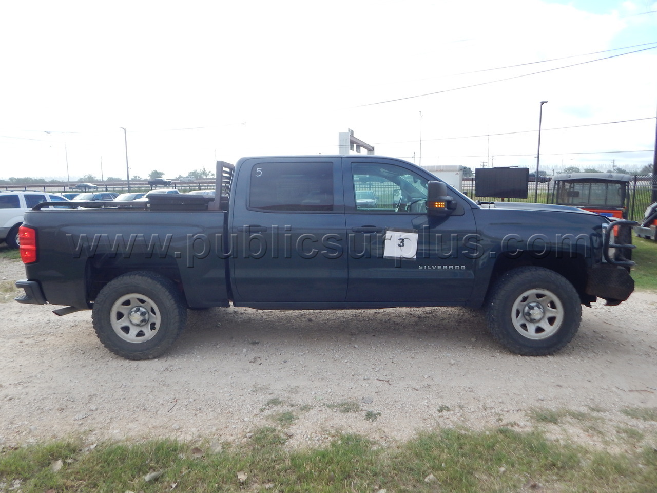 Lot 3 - 2017 Chevy Silverado 4x4, 5.3 - 3GCUKNEC5HG403491 - photo 4