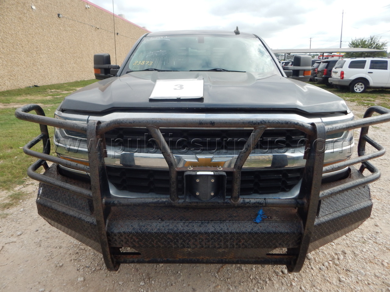 Lot 3 - 2017 Chevy Silverado 4x4, 5.3 - 3GCUKNEC5HG403491 - photo 2