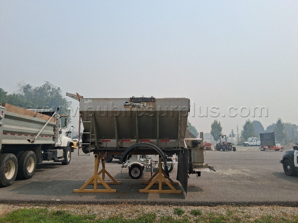 5 yd. Stainless Steel Salt Dogg By Buyers in Bed Sander - photo 4