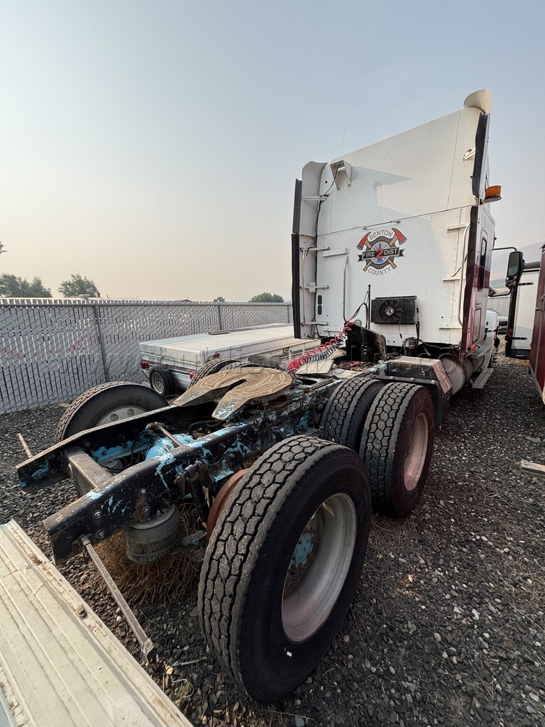 2007 Freightliner Tractor Truck w/Double Bunk Sleeper & Thermo King Sleeper Unit - photo 4