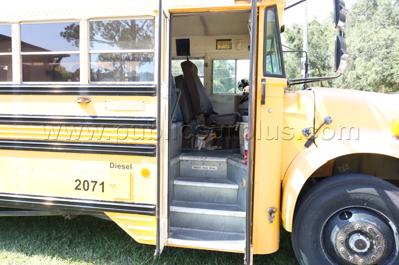 1992 School Bus (Veh#2071) 4910AA112196 - photo 2