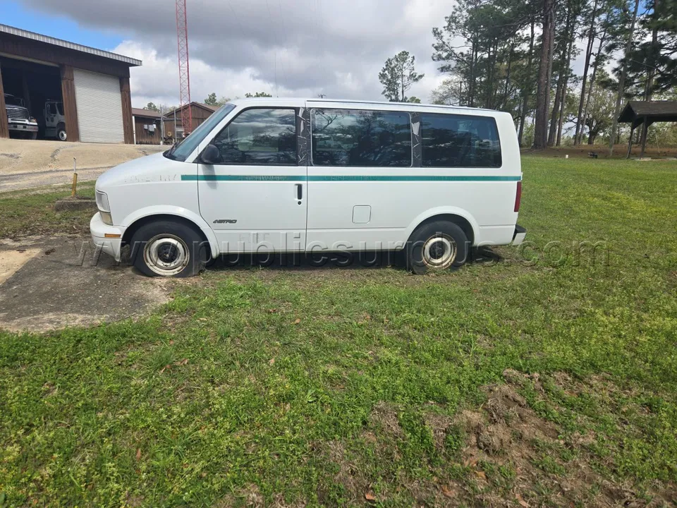 V0011606 2000 CHEVY ASTRO VAN VIN# 1GNDM19W8YB135611 - D2 - photo 2