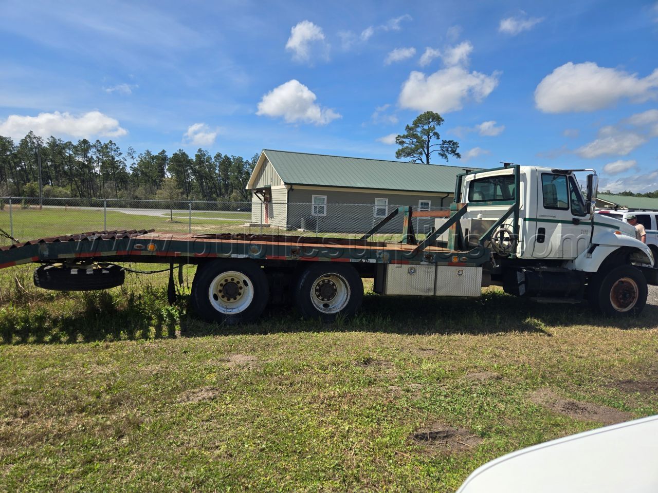V0027488 2003 INTERNATIONAL 7400 TRUCK VIN# 1HTWHADT73J072375 - D2 - photo 2