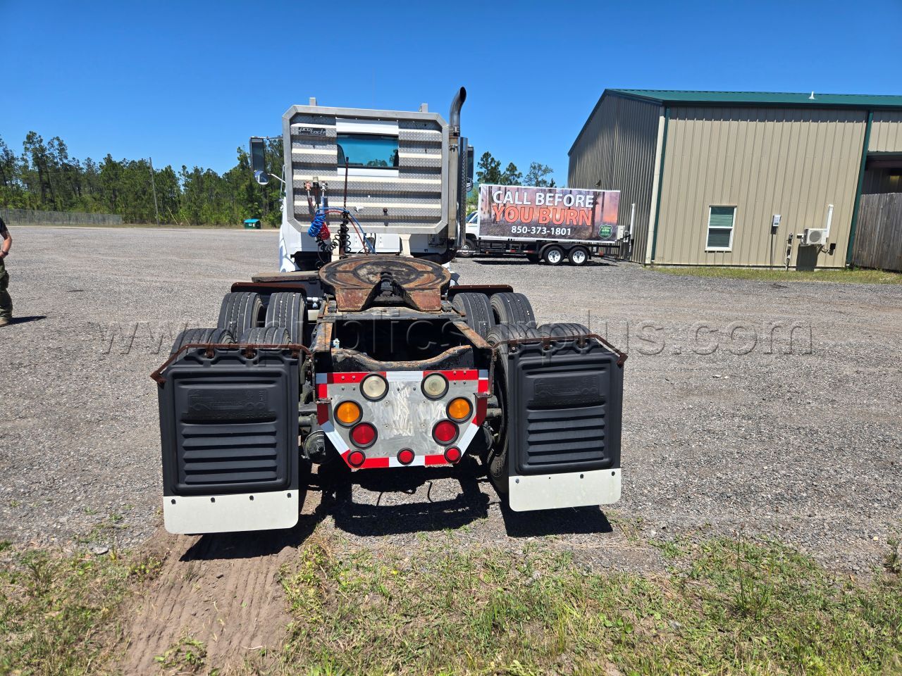V0032799 1984 FORD LT 9000 SEMI TRUCK VIN# 1FDYU90W6FVA03198 - D2 - photo 4