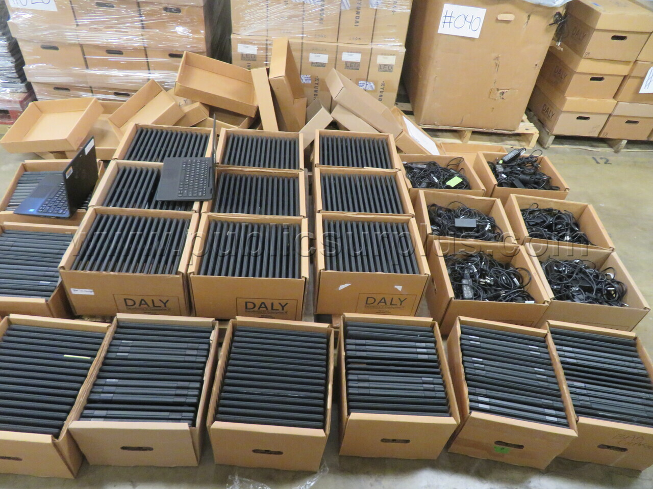 Broken HP Laptops - photo 3