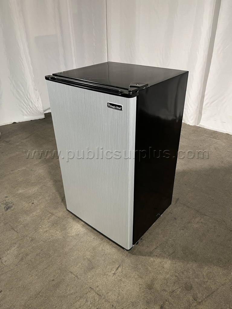 Magic Chef Mini Fridge - 3298 - photo 2