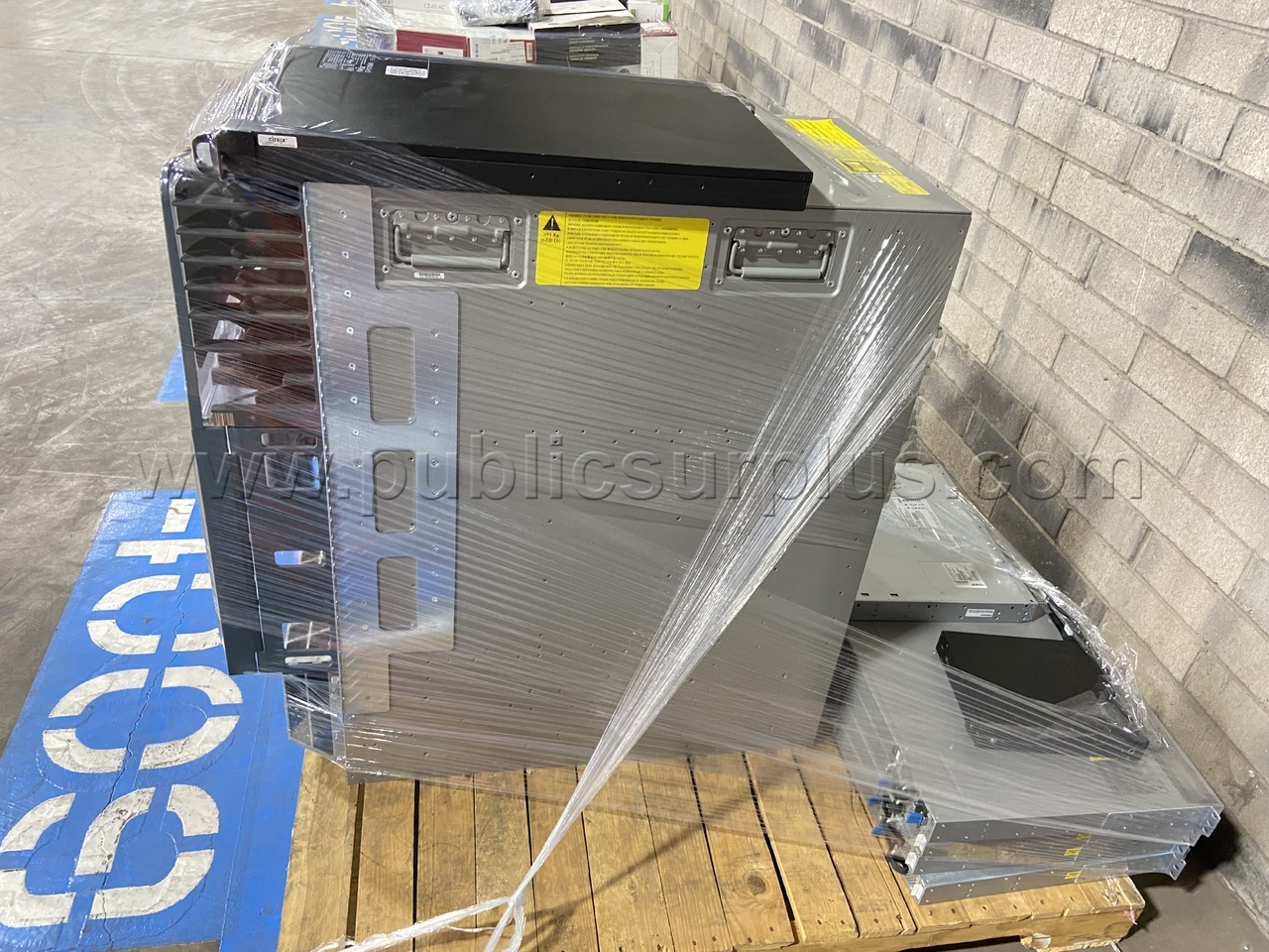 1 Pallet of Networking Equipment  /RA - photo 4