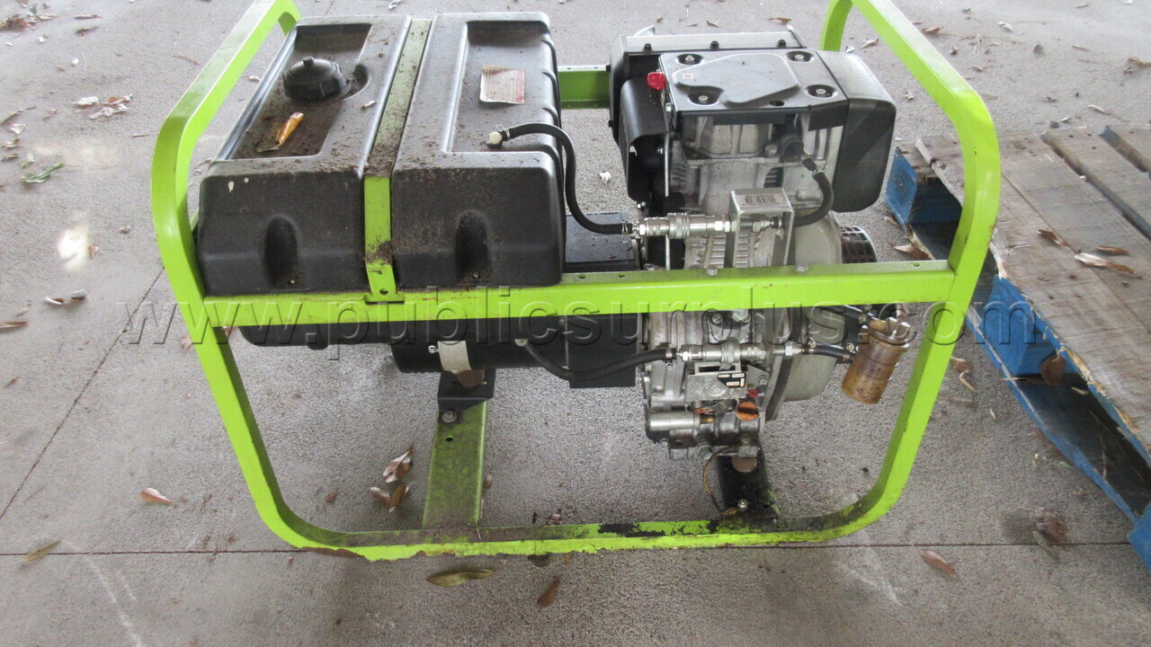 (4) 2012 PRAMAC S5500 GENERATORS - D6 - photo 4