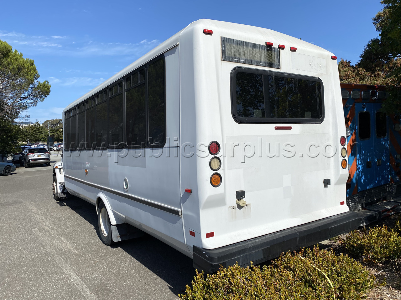 2014 International Shuttle (CA 2363) - photo 2