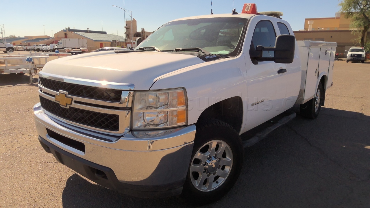 ADOT - DB22 - 2013 CHEVROLET 3500 HD TRUCK 1 TON EXT CAB UTILITY BED 4X4 - photo 3