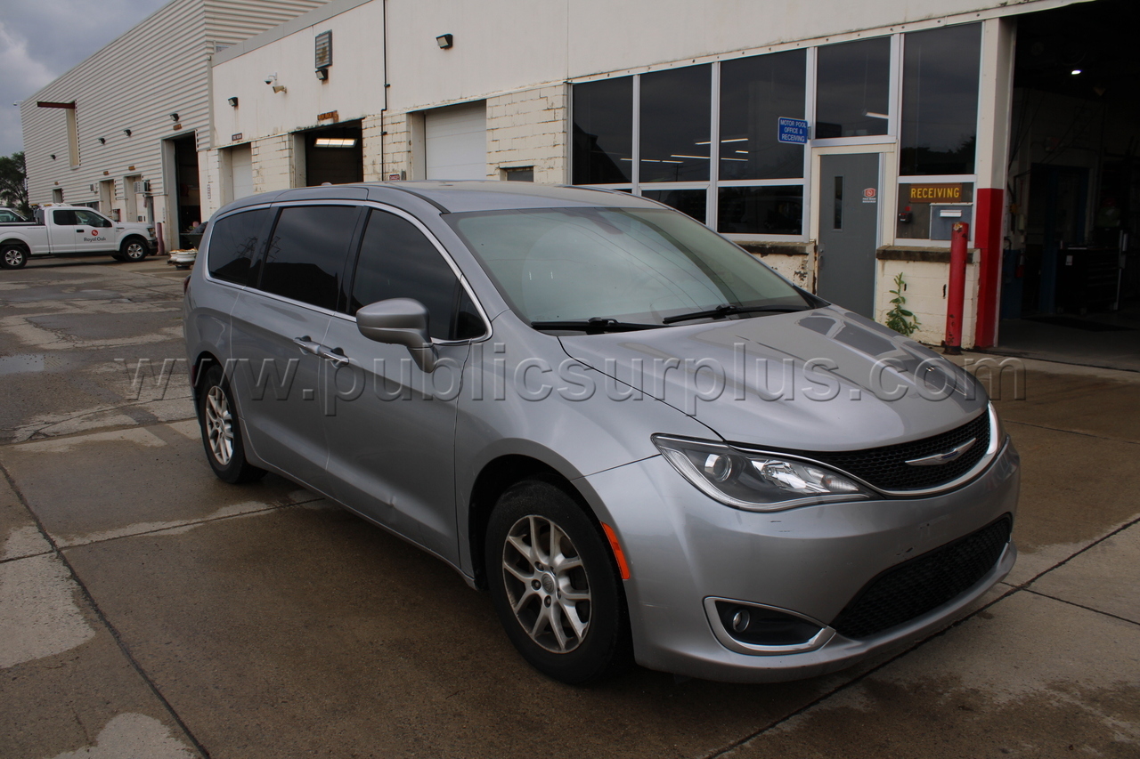 Pacifica Touring FWD - photo 3