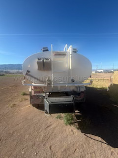 2004 Ford F650 Water Truck - photo 3
