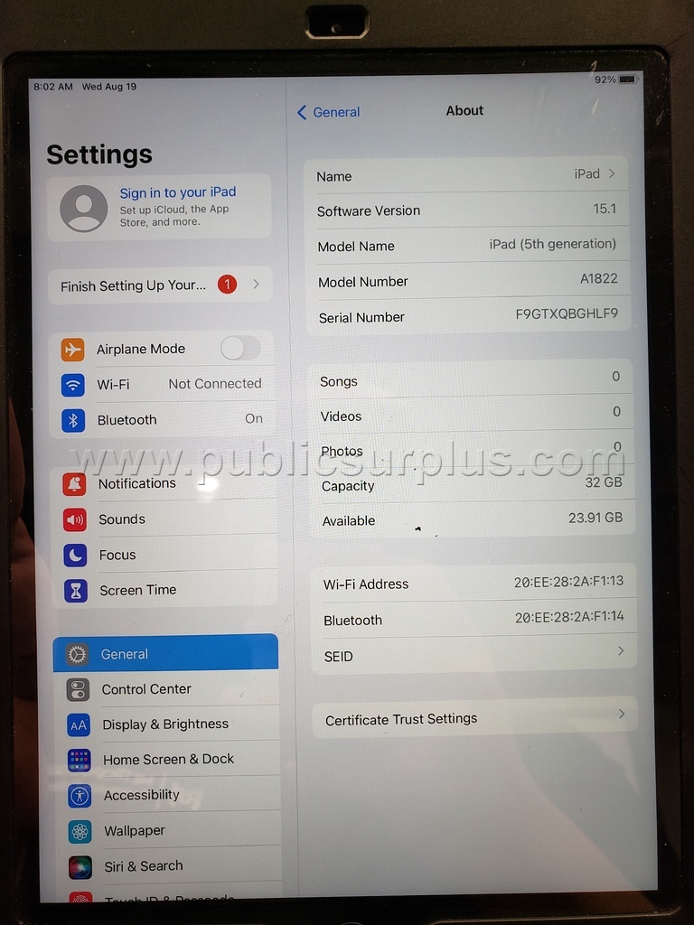 iPad A1822 Lot 4 LOT 5137 - photo 3