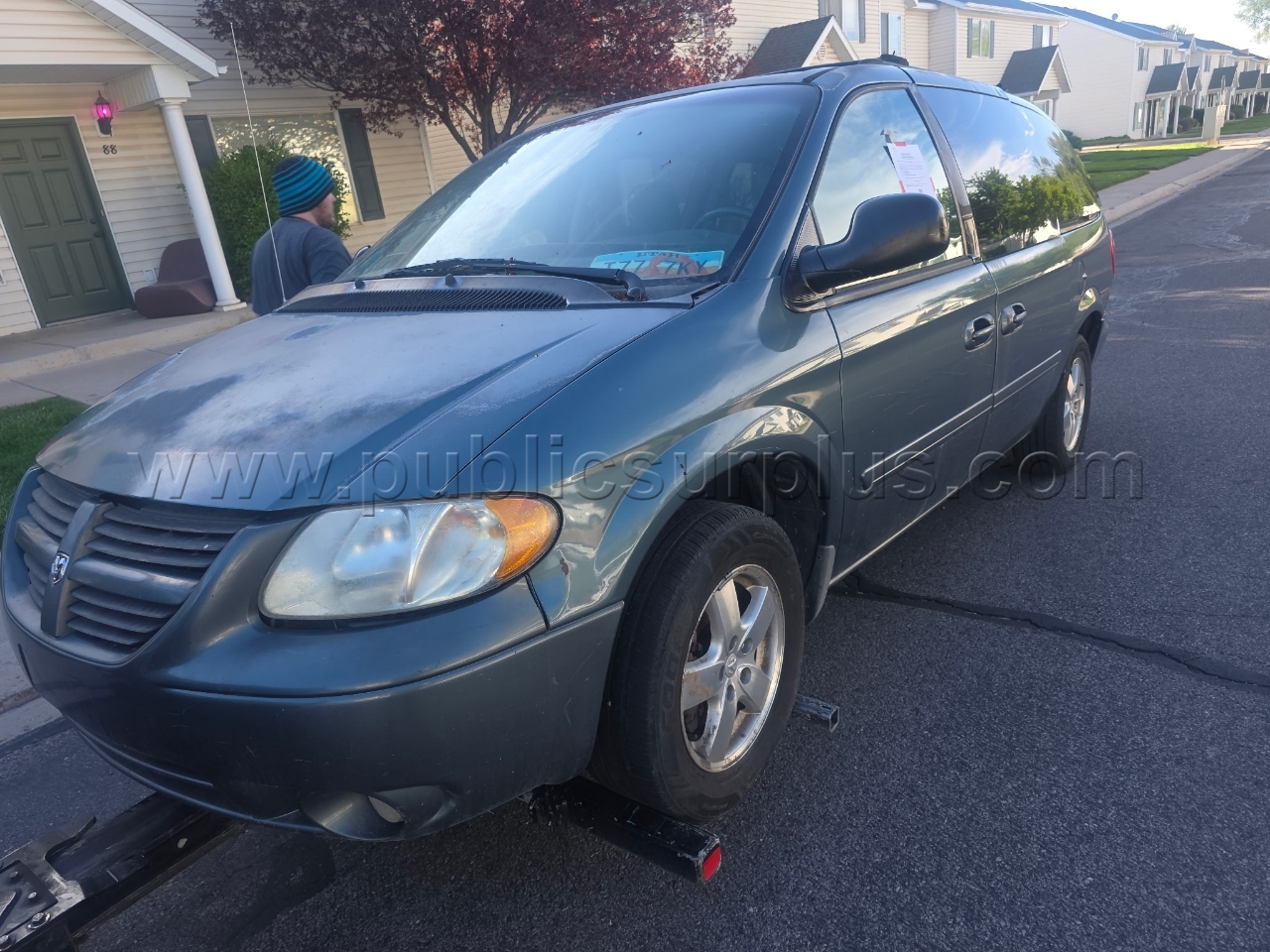 2005 Dodge Grand Caravan with new title - photo 3