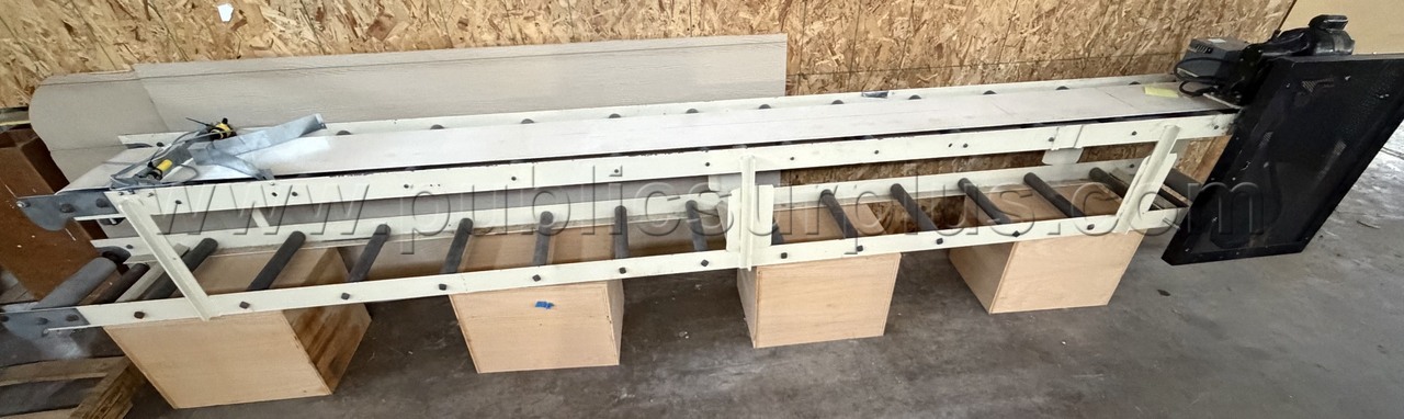 a motorized industrial belt conveyor system with a flat conveying surface - photo 4