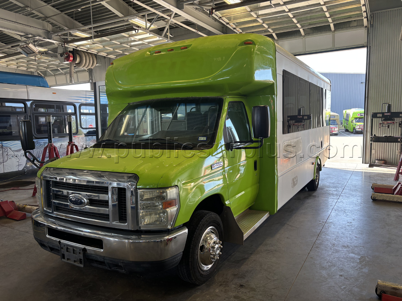 2013 FORD E450 CUTAWAY BUS PROPANE 2626 - photo 2