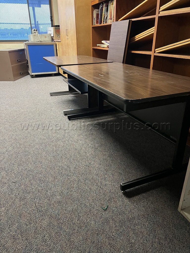 Large Lot of Office / Classroom Furniture - photo 5