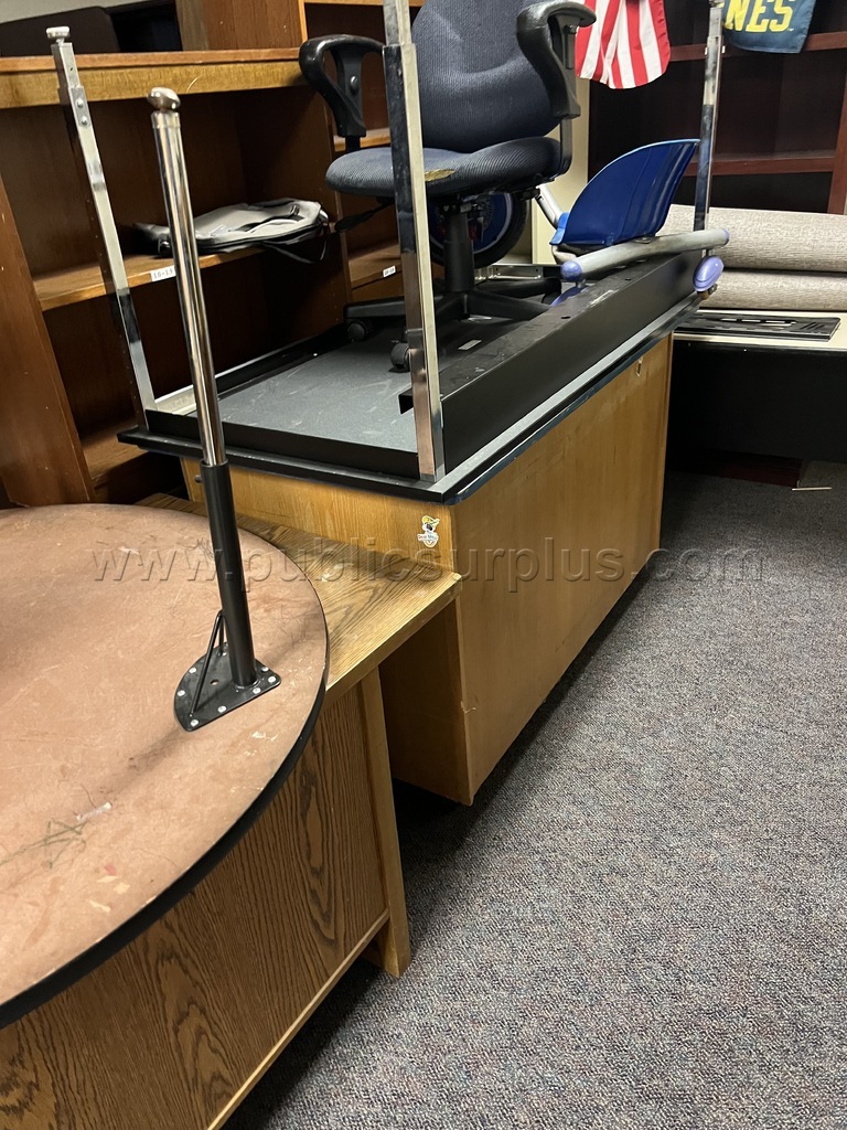 Large Lot of Office / Classroom Furniture - photo 2