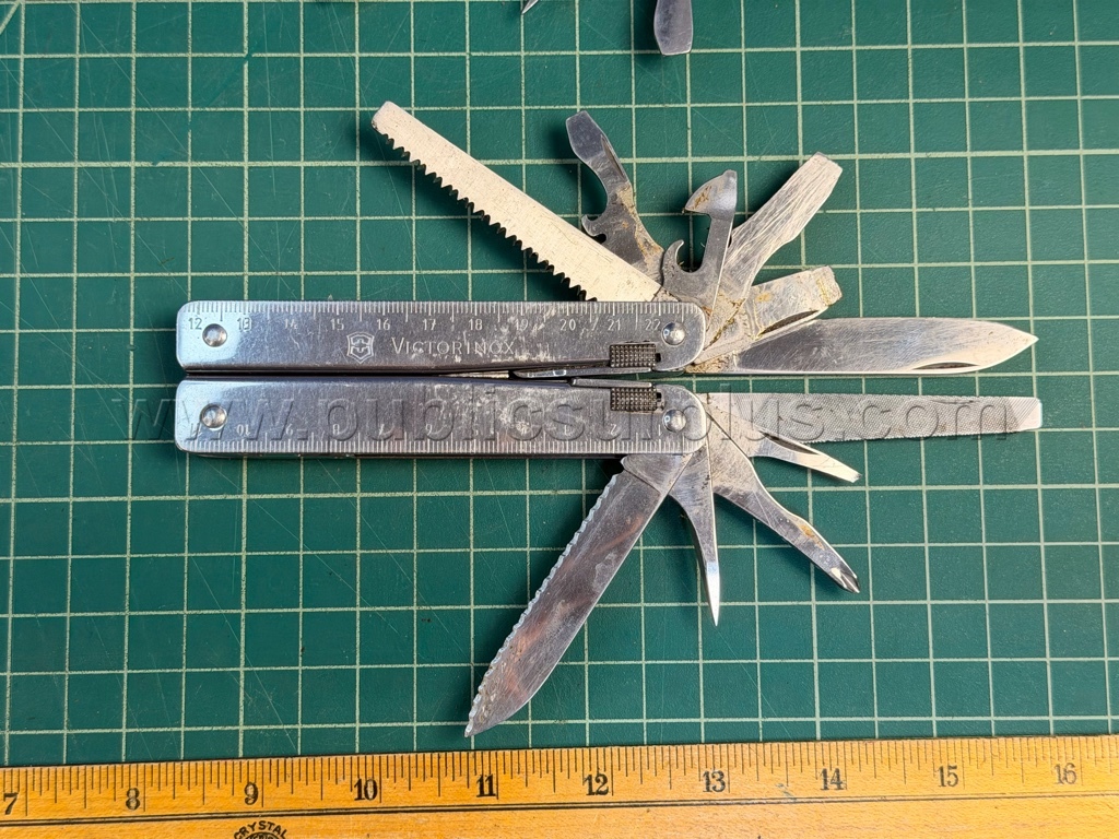 Victorinox Swiss Army Knives & Multi-Tools - Shipping $12.00 - photo 4